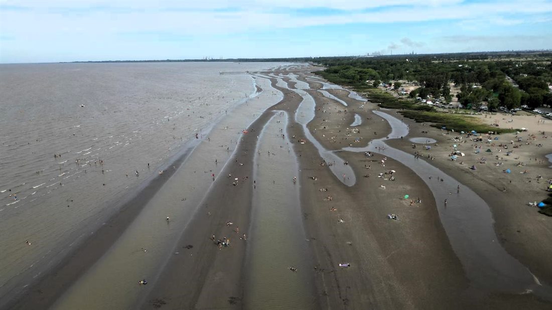 Vista aérea de la costa de Punta Lara